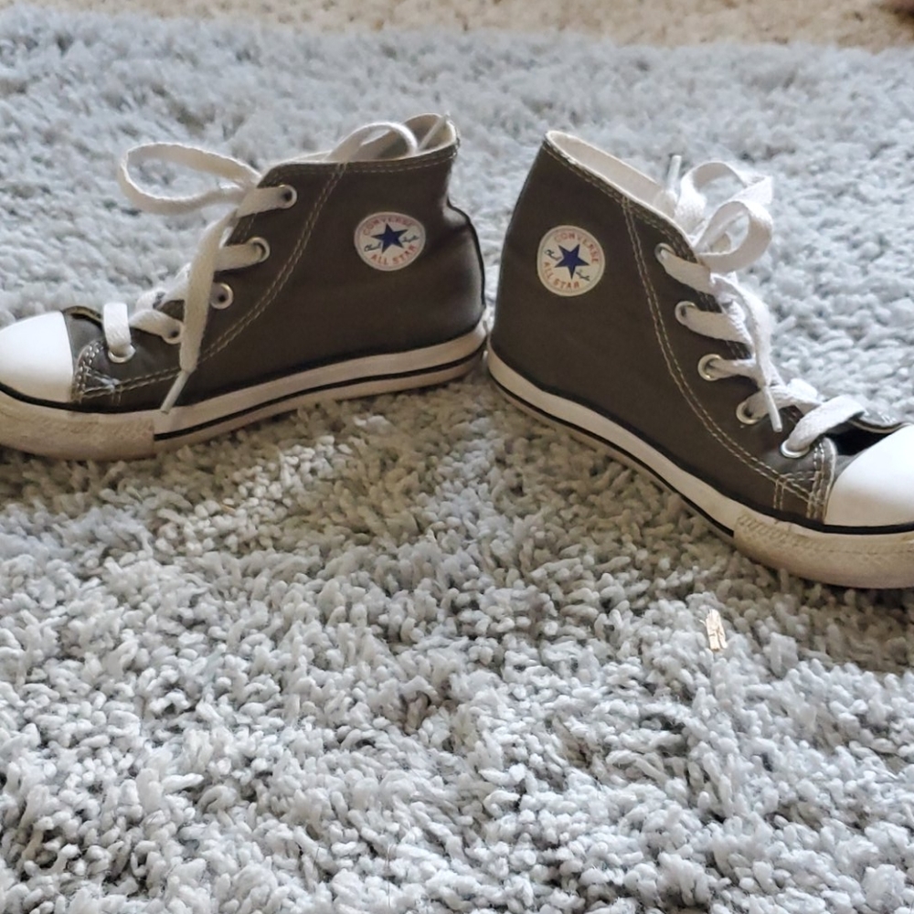 Toddler size 10 Converse